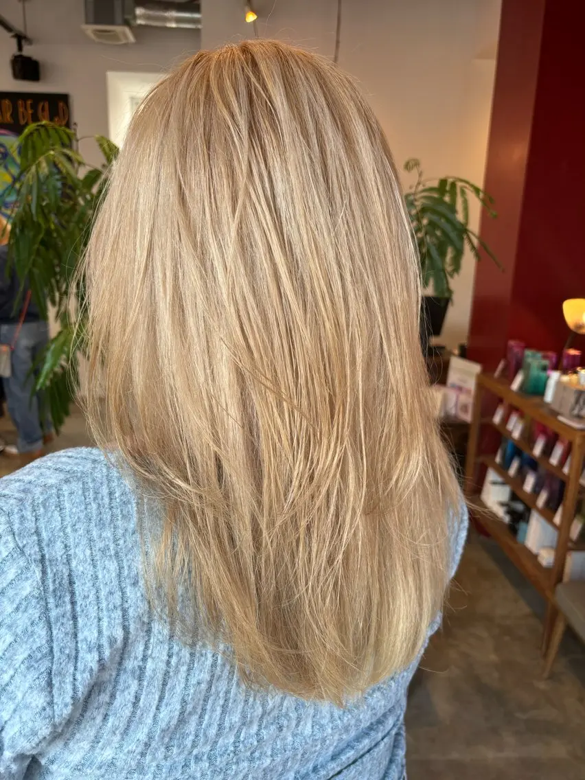 ロング イデカワ リナのヘアスタイル