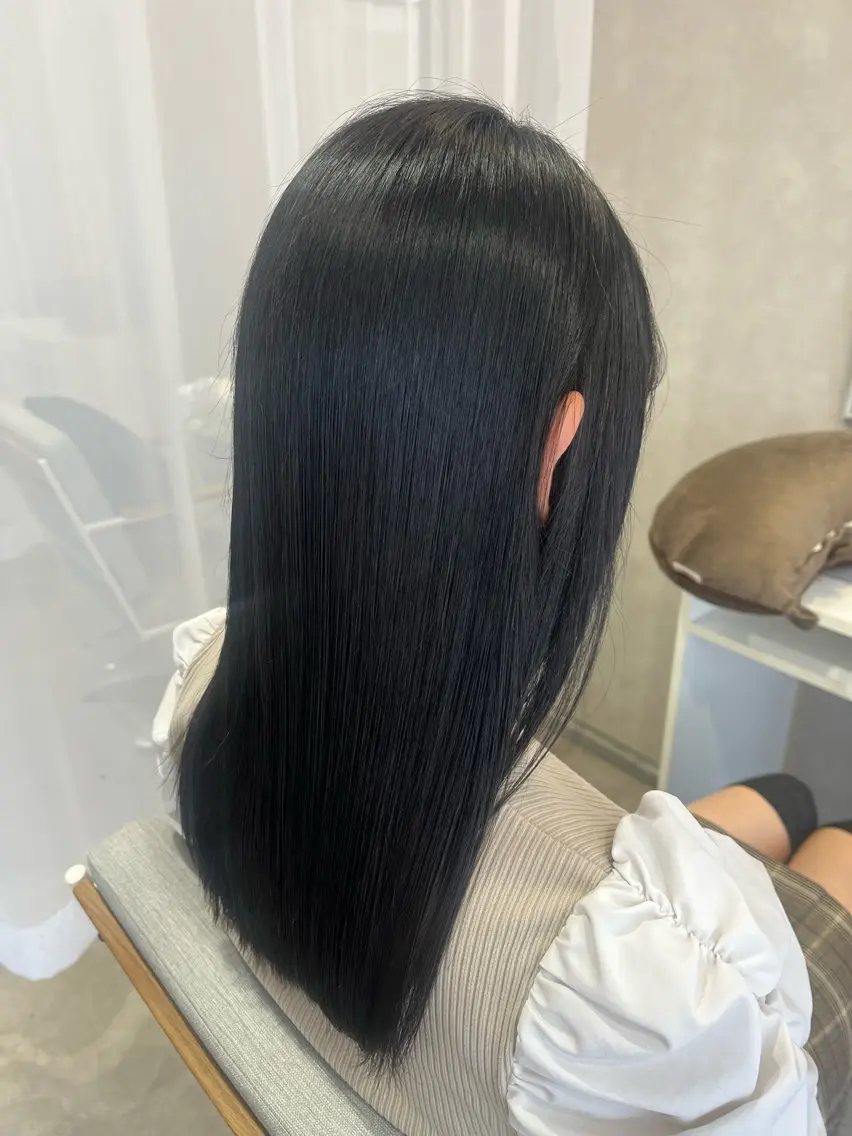 セミロング 縮毛矯正 森 愛友のヘアスタイル
