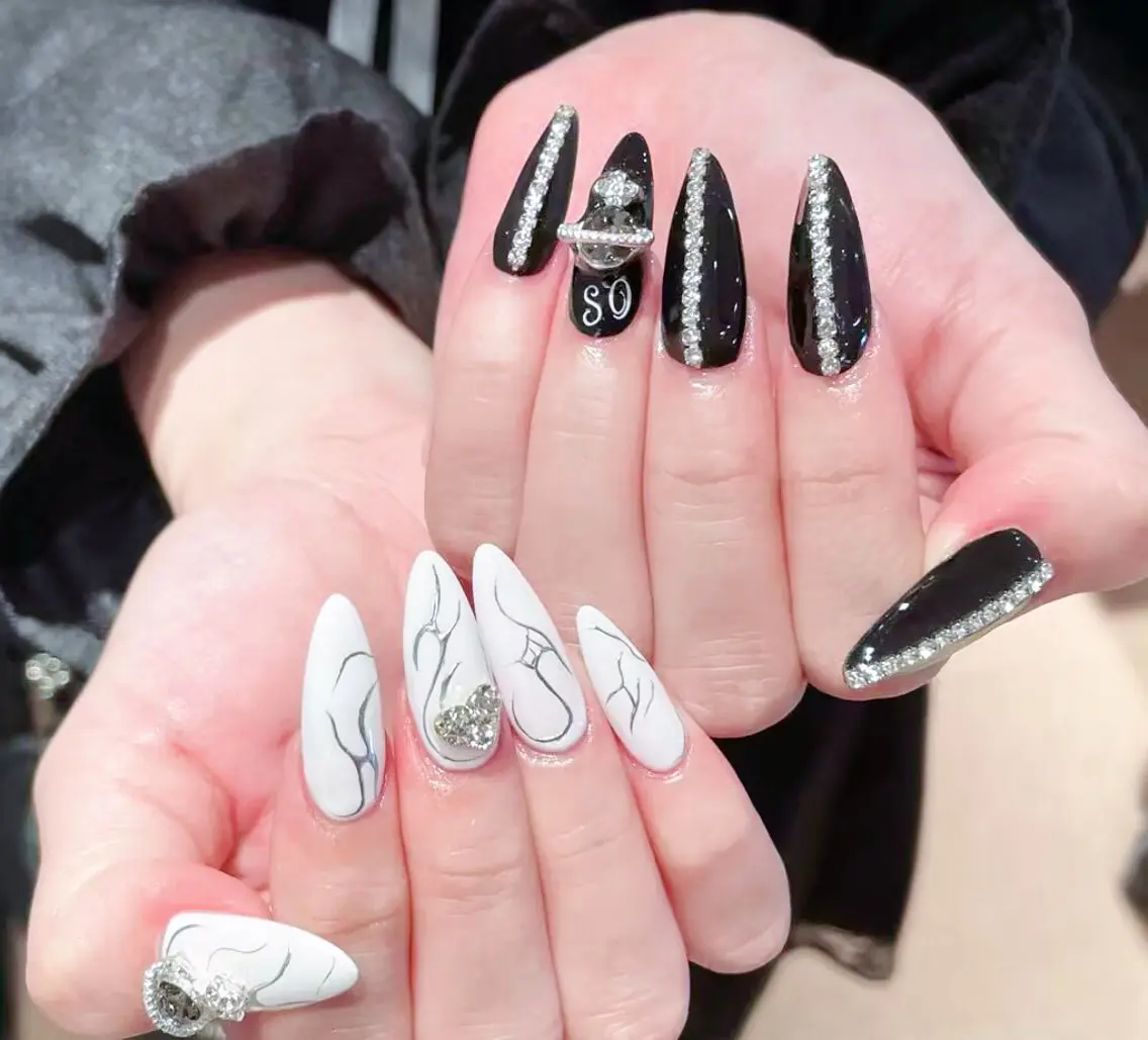 ネイル アートネイル オーロラネイル チークネイル フレンチネイル ガラスフレンチ 🎀🎀YooLi Nail Salonのネイルデザイン