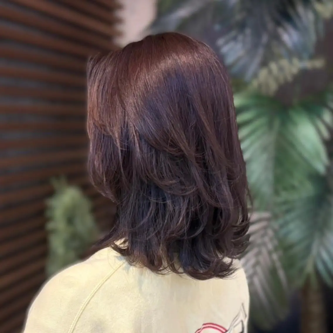 ミディアム ボブ くびれヘア レイヤーカット ウルフカット ウルフボブ カット ヘアカラー トリートメント 秋山 達乃進のヘアスタイル