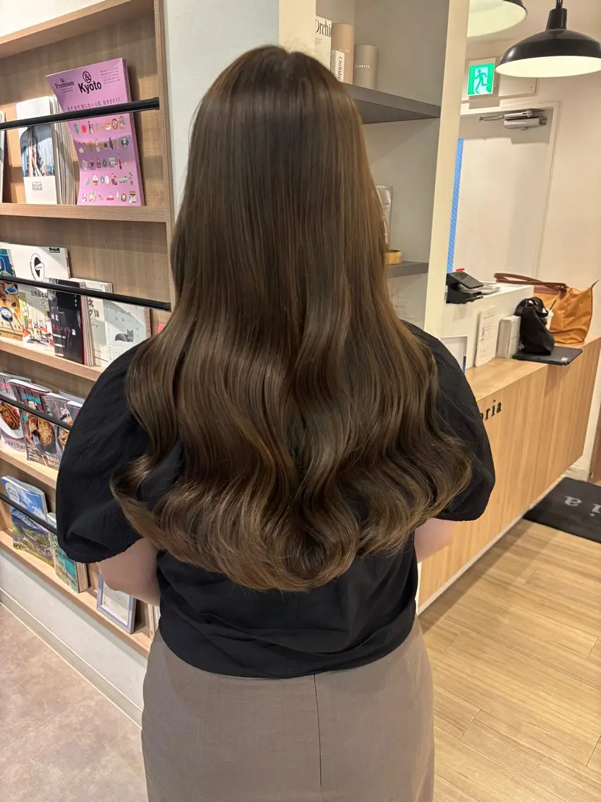 セミロング 髪質改善 カット ヘアカラー トリートメント モテ髪‎🫧赤み消し カラー表参道きょうこのヘアスタイル