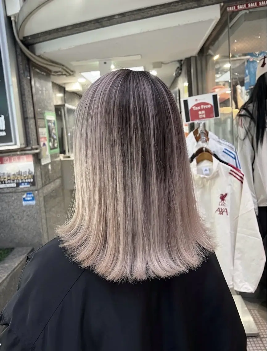 ショート カラー バレイヤージュ グレージュ レイヤーカット ヘアカラー トリートメント 指名数No.1 /NAOYAのヘアスタイル