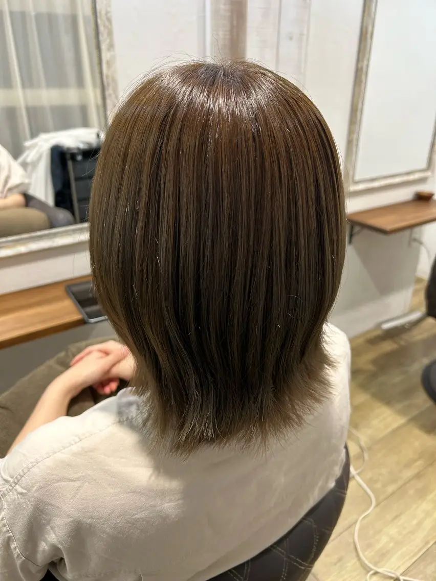 ミディアム 冨田 果歩のヘアスタイル
