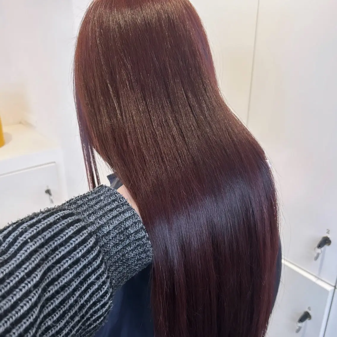 ロング カラー ブリーチ ダブルカラー ブリーチなしカラー 透け感ベージュ🤎 韓国ヘアtakutoのヘアスタイル