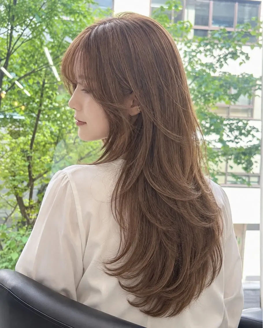 ロング カラー ロングレイヤー 透明感カラー くびれヘア 顔まわりレイヤー 韓国風ヘア 銀座/ブリーチ/ ハイライト/MAMIのヘアスタイル
