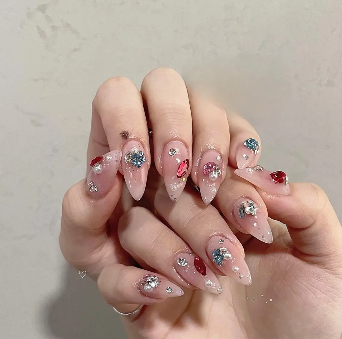 ネイル キラキラネイル マグネットネイル ミラーネイル ニュアンスネイル ワンホンネイル ハンドネイル Lyna 池袋のネイルデザイン