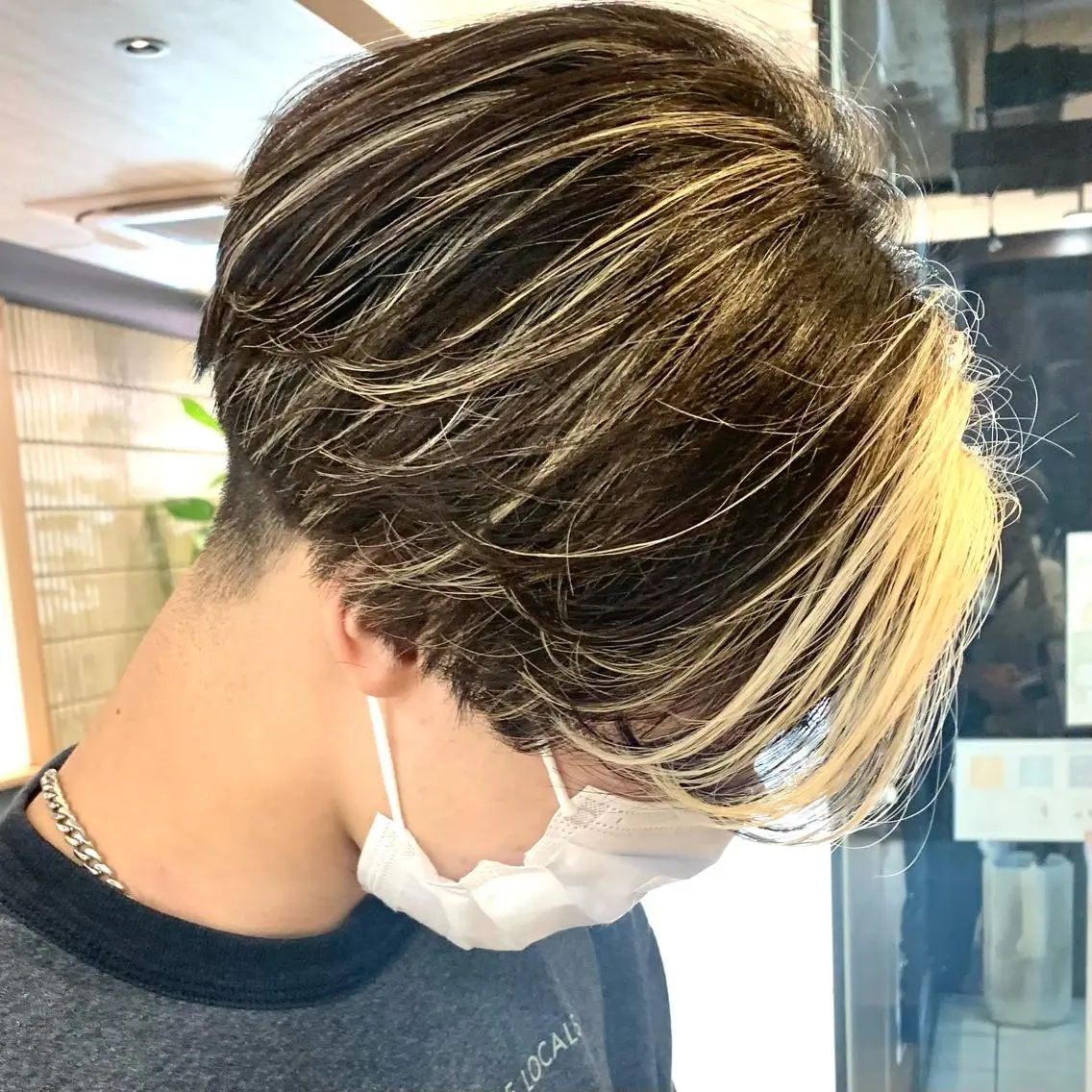 ショート カラー パーマ メンズ センターパート メンズパーマ ニュアンスパーマ 丁寧なカウンセリング 🌿Chiemi🌿のヘアスタイル