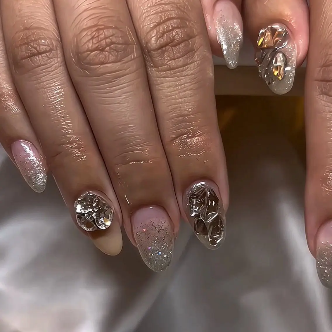 ネイル キラキラネイル 韓国ネイル ラメ(グリッター) シルバー MRS/ miyu🎀のネイルデザイン