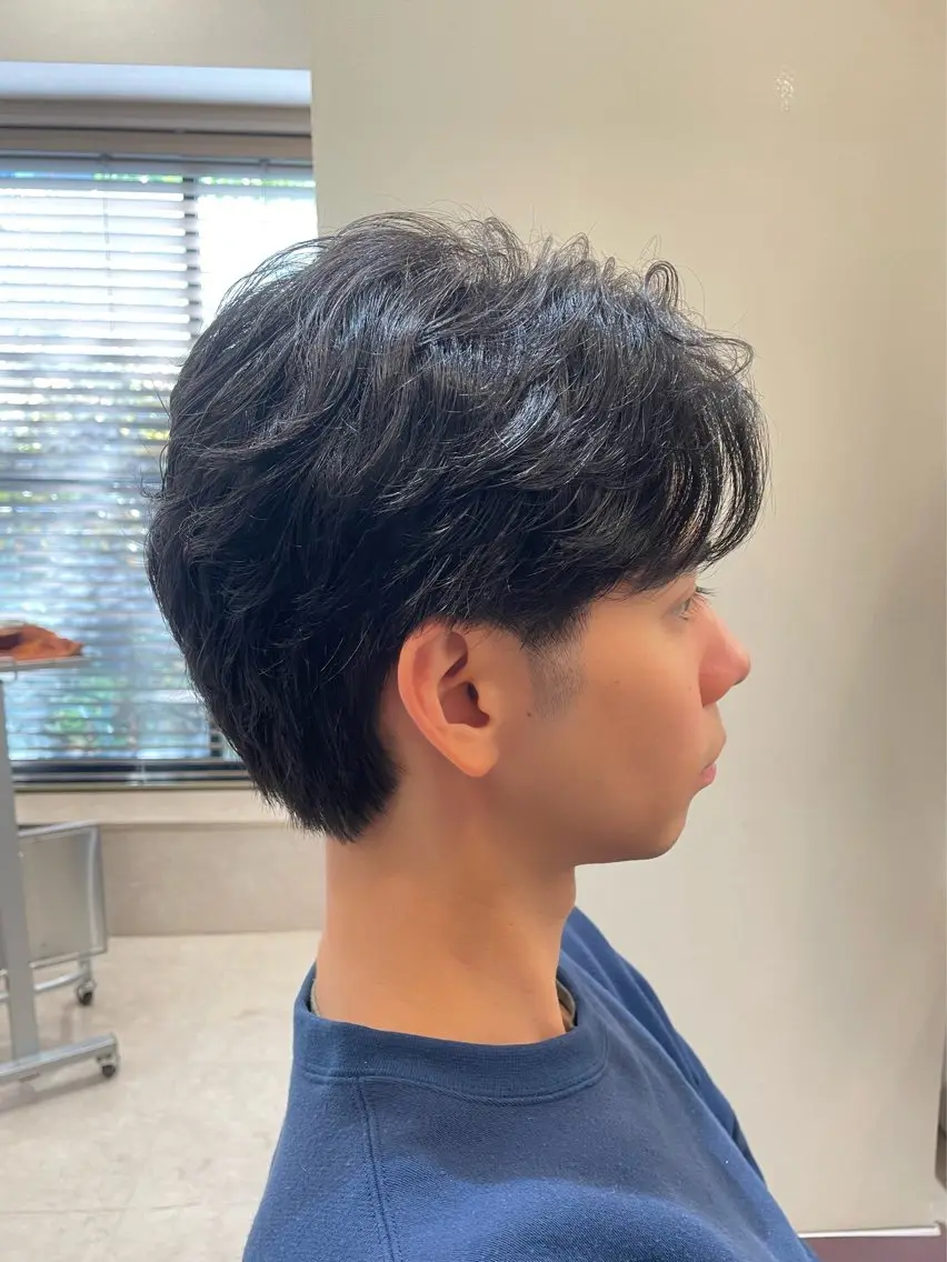 ミディアム パーマ メンズ ミディアムパーマ センターパート メンズパーマ 小川 泉美のヘアスタイル