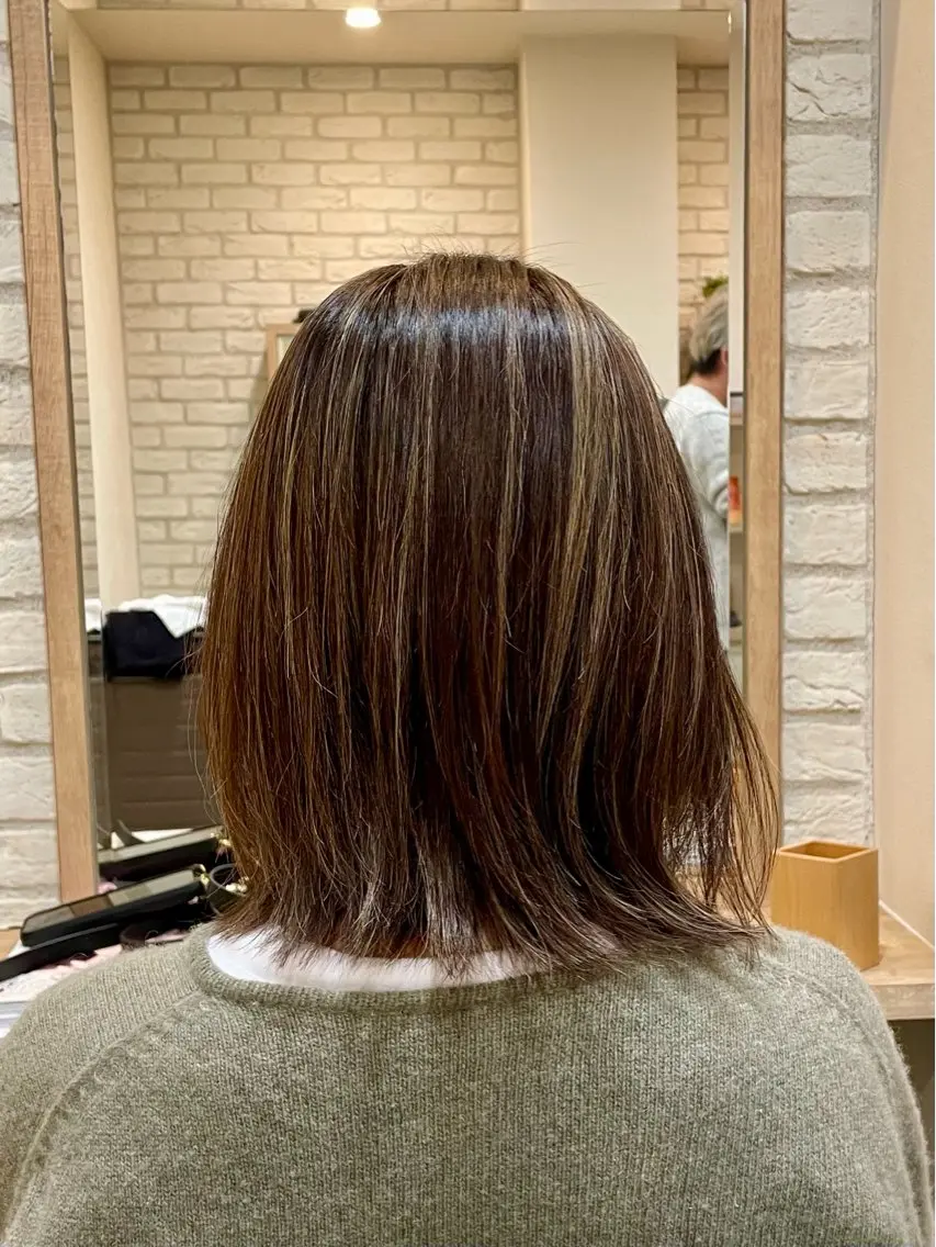 ミディアム カラー ミディアムレイヤー ハイライトカラー ハイライト レイヤーカット 清水 有実子のヘアスタイル