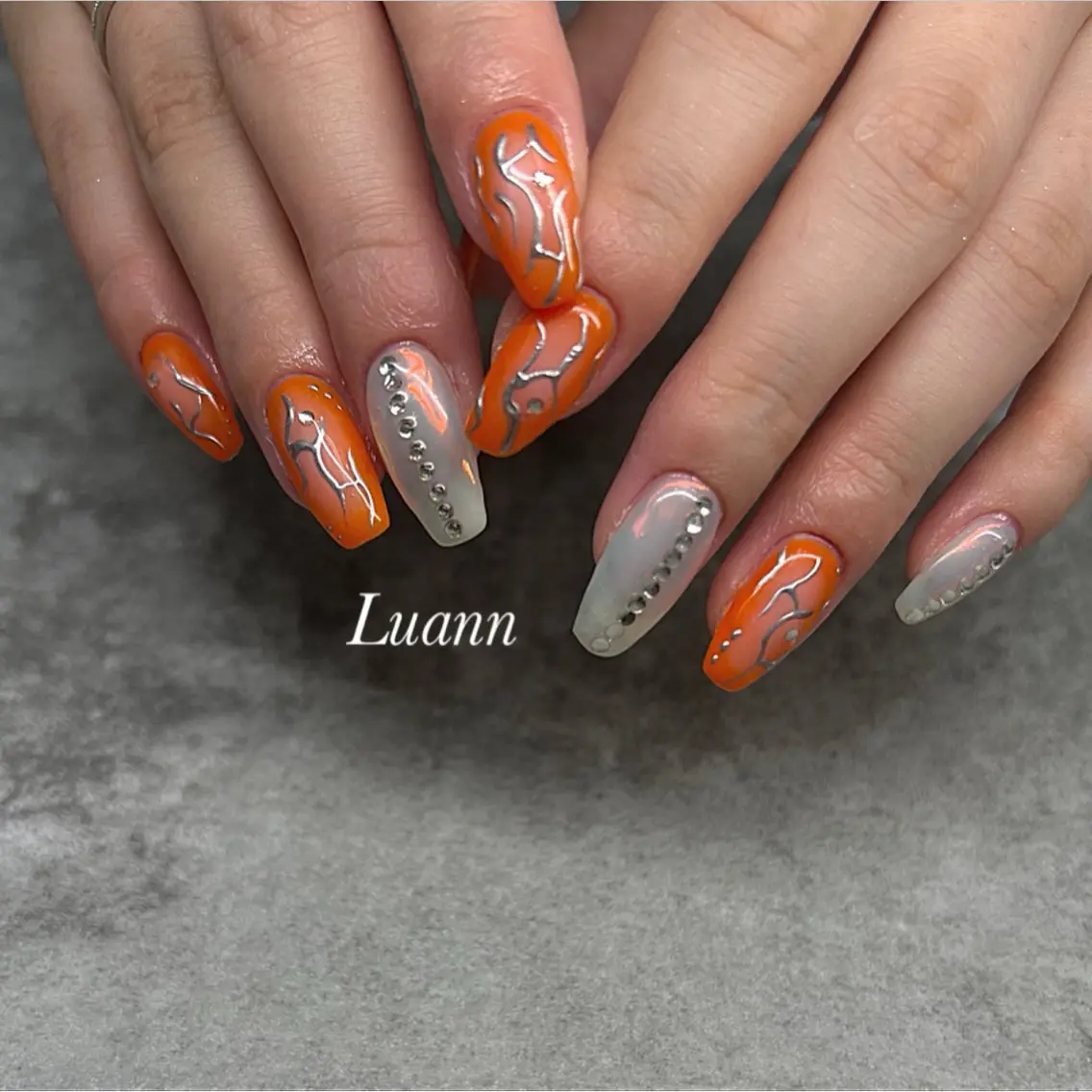 ネイル オーロラネイル 韓国ネイル オレンジ 夏ネイル ハンドネイル Luann nail Sakiのネイルデザイン