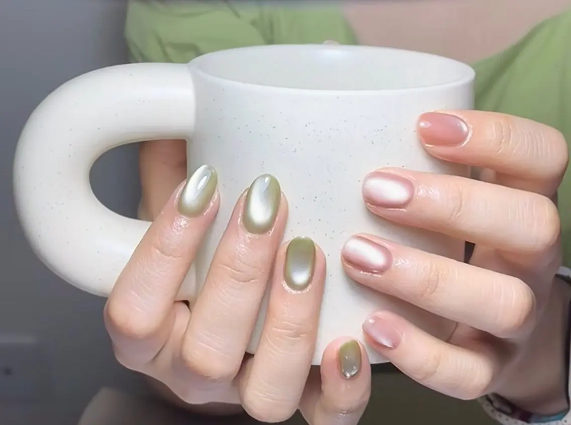 ネイル  Nail 秋(アキ)のネイルデザイン