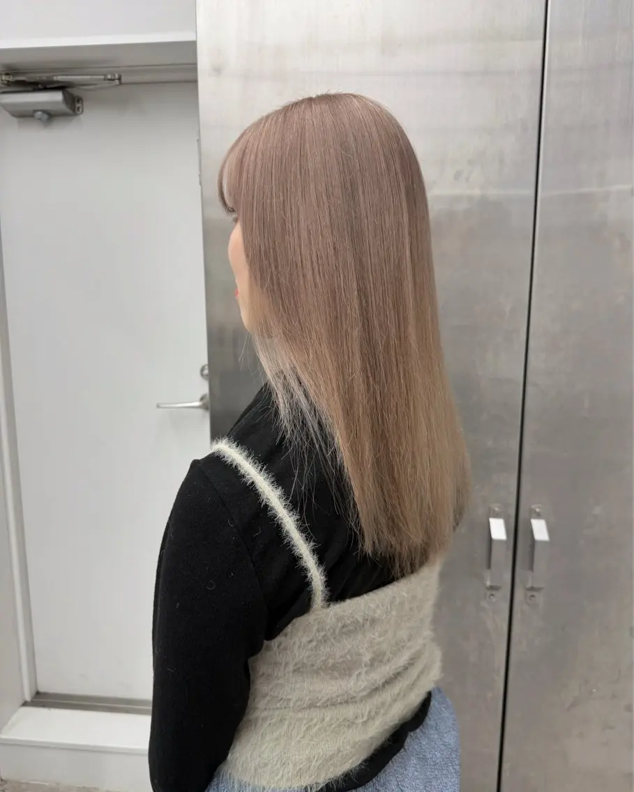 ロング カラー ベージュカラー ミルクティーベージュ ヘアカラー 【🥀履歴修正🥀】 ハイトーン職人/拓真のヘアスタイル