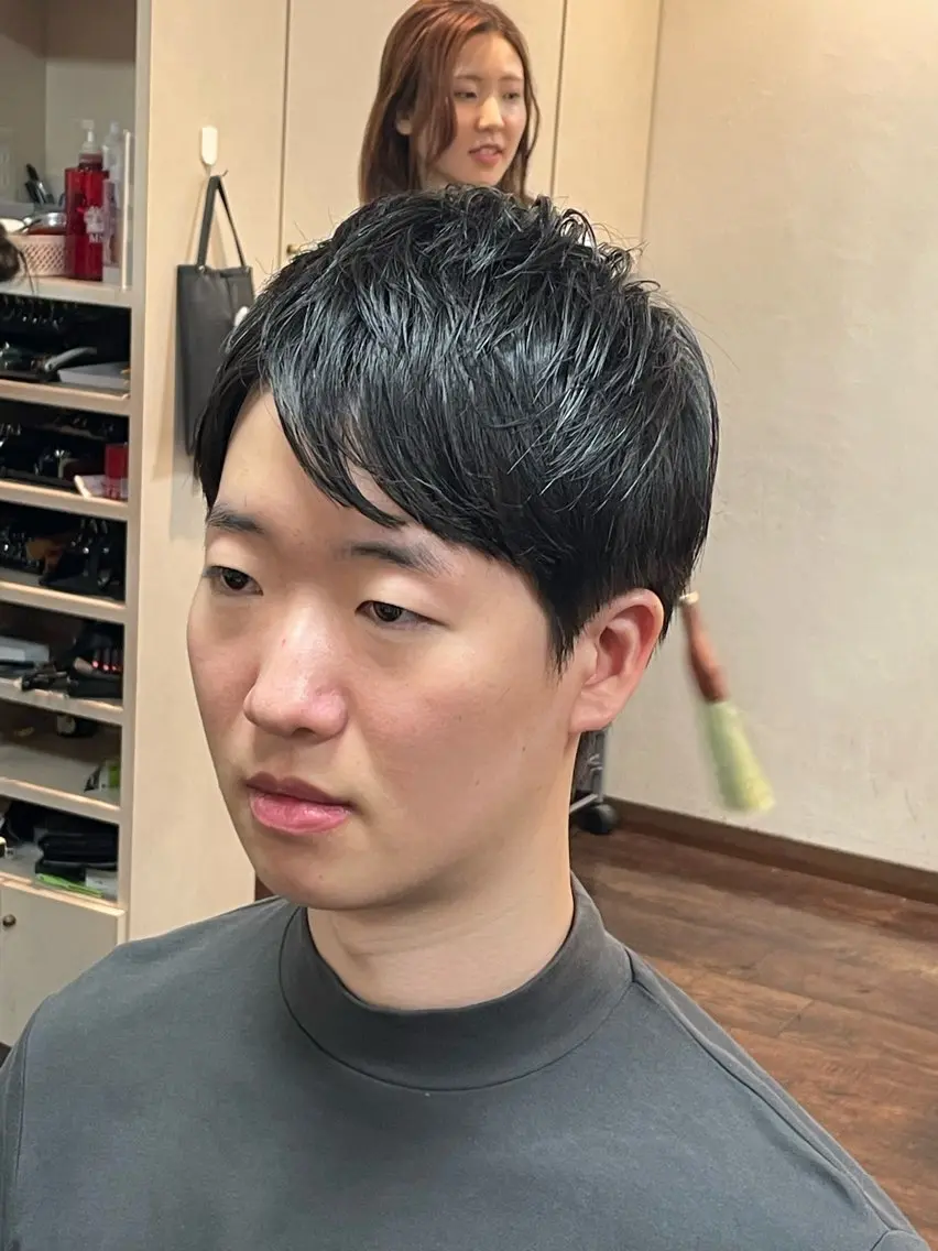 耳出しカット＋シャンプー＋セット 2ブロック❌の写真