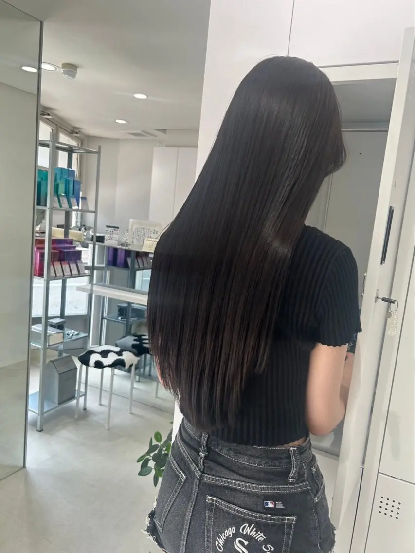 ロング やま/トレンドカラー /カットのヘアスタイル