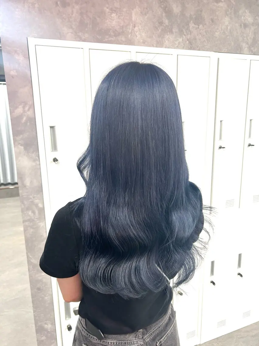 セミロング ワンズリー中明度 店舗公式のヘアスタイル
