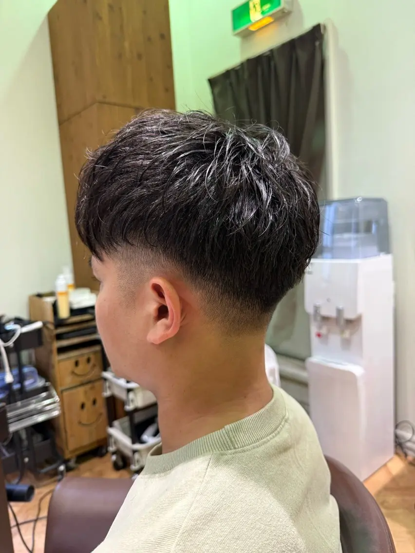 ショート メンズ フェードカット 溝口 槙里也のヘアスタイル