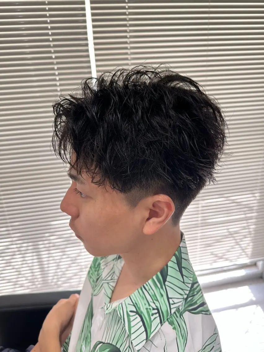 ショート パーマ メンズ アップバング メンズパーマ ユウ🪄 パーマ指名No1のヘアスタイル