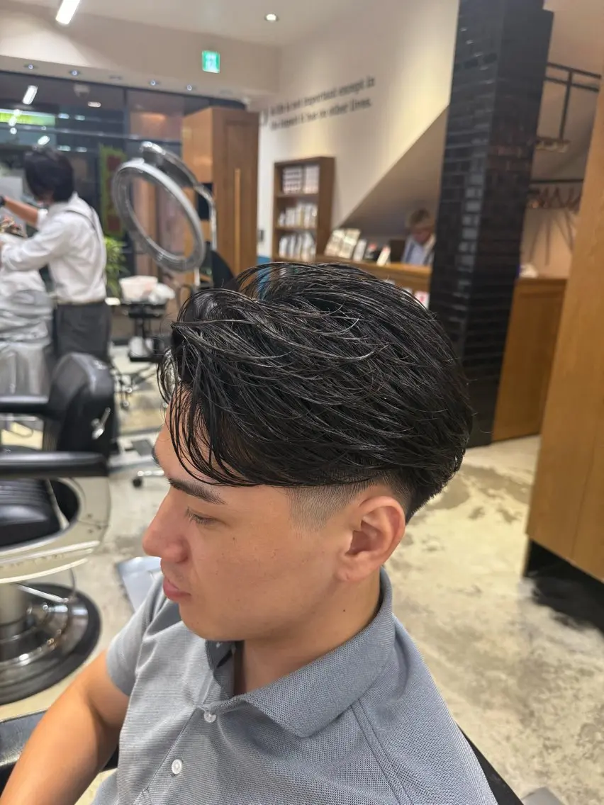 ショート パーマ メンズ メンズパーマ 伸ばしかけ ニュアンスパーマ カット パーマ メンズカット、パーマ 特化美容師🌀/高田の眉毛・アイブロウイメージ