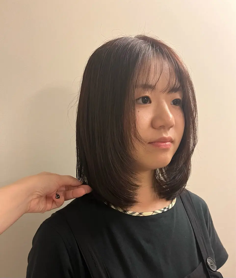 ミディアム 顔周りカット レイヤーカット カット ヘアカラー 谷口 鈴音のヘアスタイル