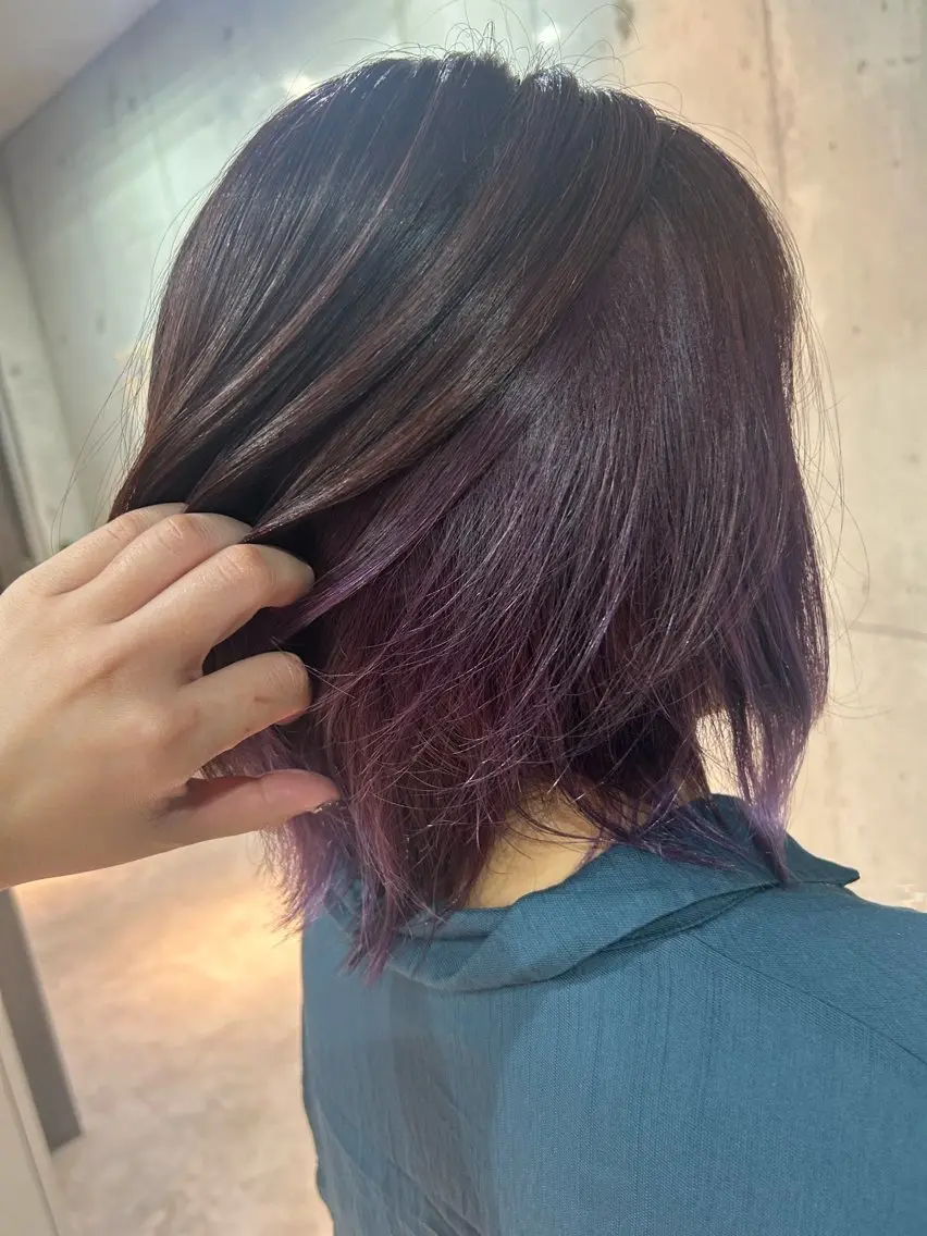 【おしゃれなインナーカラー】インナーブリーチ+インナーカラー+全体カラーの写真