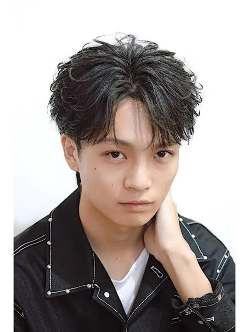 ショート パーマ メンズ フェザーパーマ メンズパーマ カット パーマ 【fifth】 立花啓翔のヘアスタイル