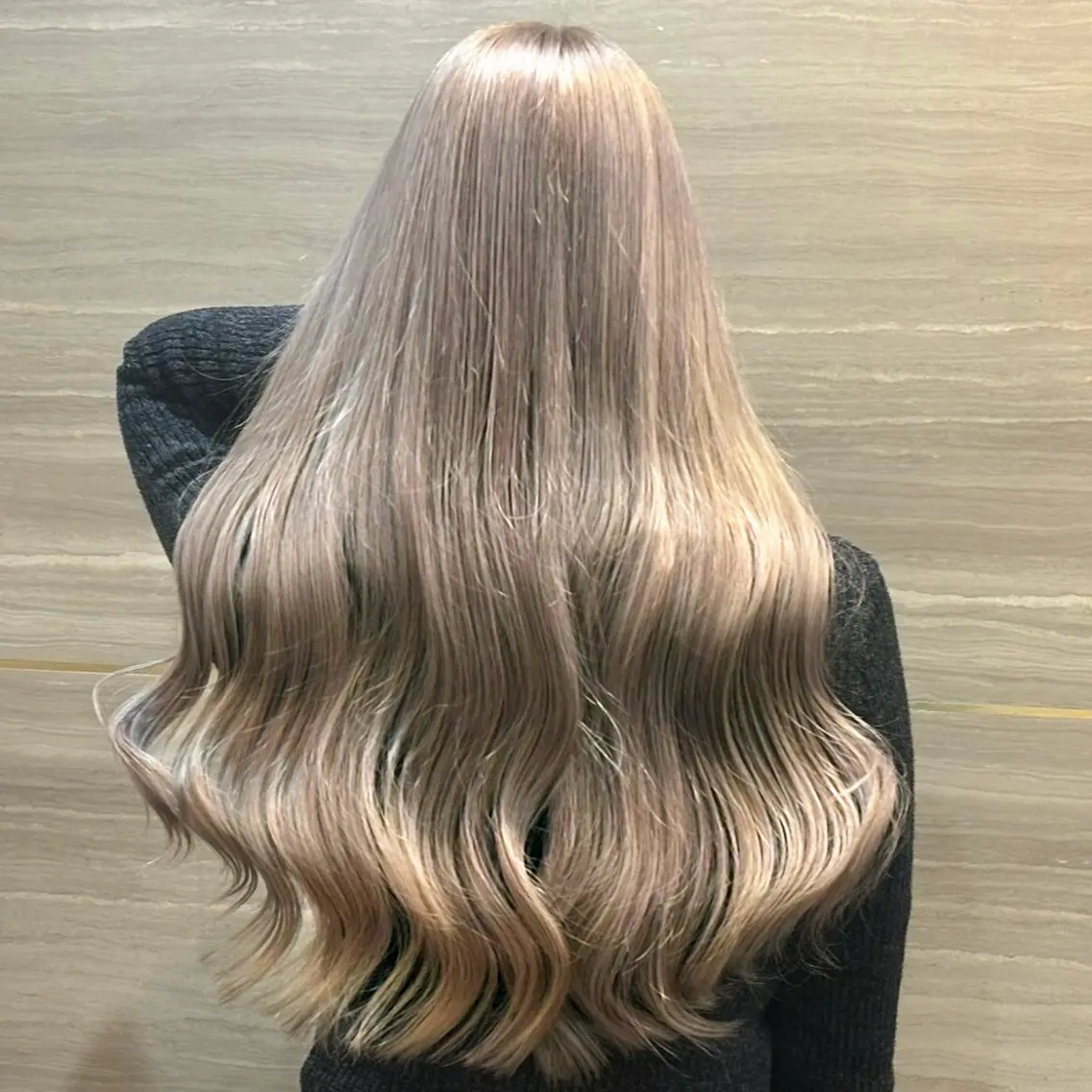 ロング カラー ヘアカラー トリートメント 🦋Yui🦋透明感 /ベージュ/Wカラーのヘアスタイル