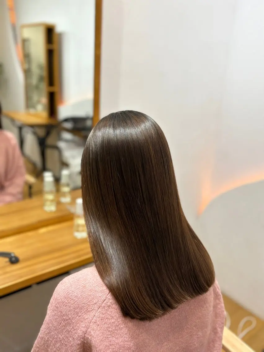 セミロング カット 縮毛矯正 トリートメント 3tuba Asumiのヘアスタイル