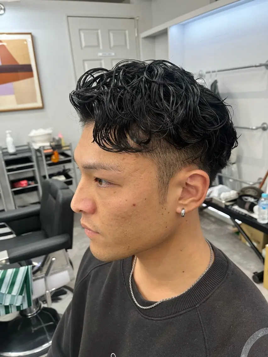 パーマ メンズ フェードカット メンズパーマ 💈FADE &LINE安達のヘアスタイル