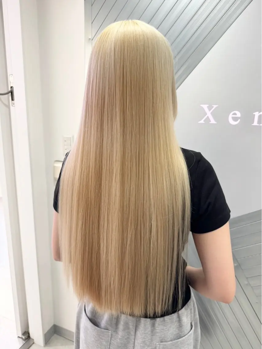 ロング ヘアカラー Xena ria 衣織/ブリーチカラーのヘアスタイル