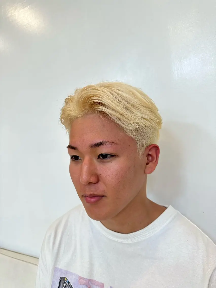 カラー メンズ メンズブリーチ ブリーチ 抜きっぱなしブロンド タカセ レンのヘアスタイル