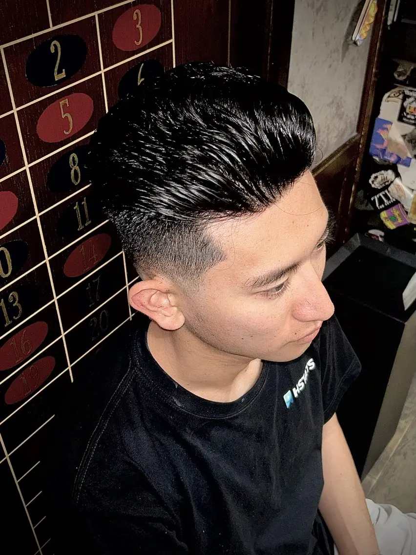 ショート メンズ オールバック フェードカット スキンフェード 藤原 大介のヘアスタイル