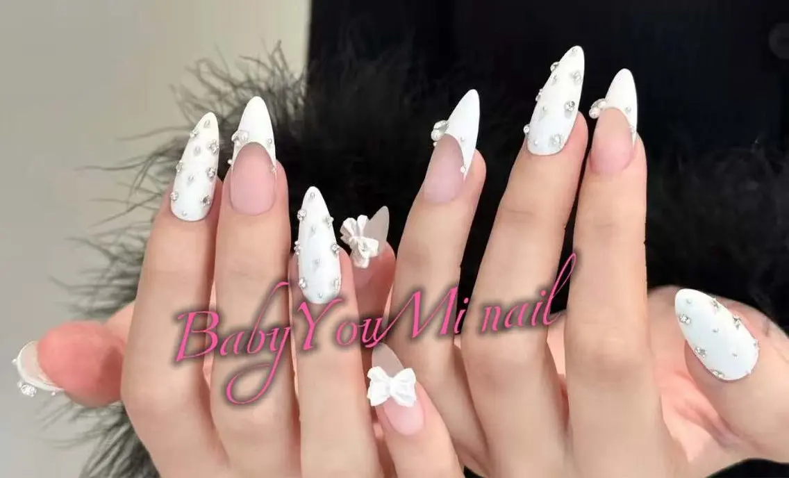 ネイル オーロラネイル チークネイル 成人式 フットネイル フレンチネイル ハンドネイル BabyYouMi nailのネイルデザイン