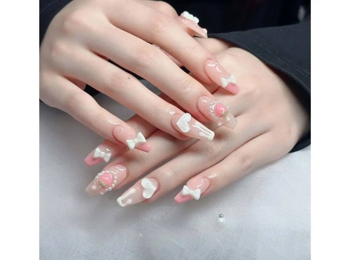 ネイル 韓国ネイル マグネットネイル 持ち込み ニュアンスネイル シンプルネイル ハンドネイル Huyn Nail Shinjyukuのネイルデザイン