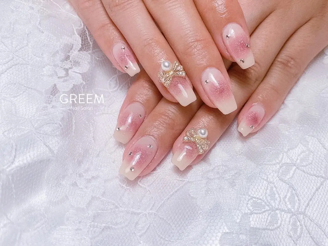 ネイル チークネイル リボン 春ネイル ワンホンネイル GREEM グリームのネイルデザイン