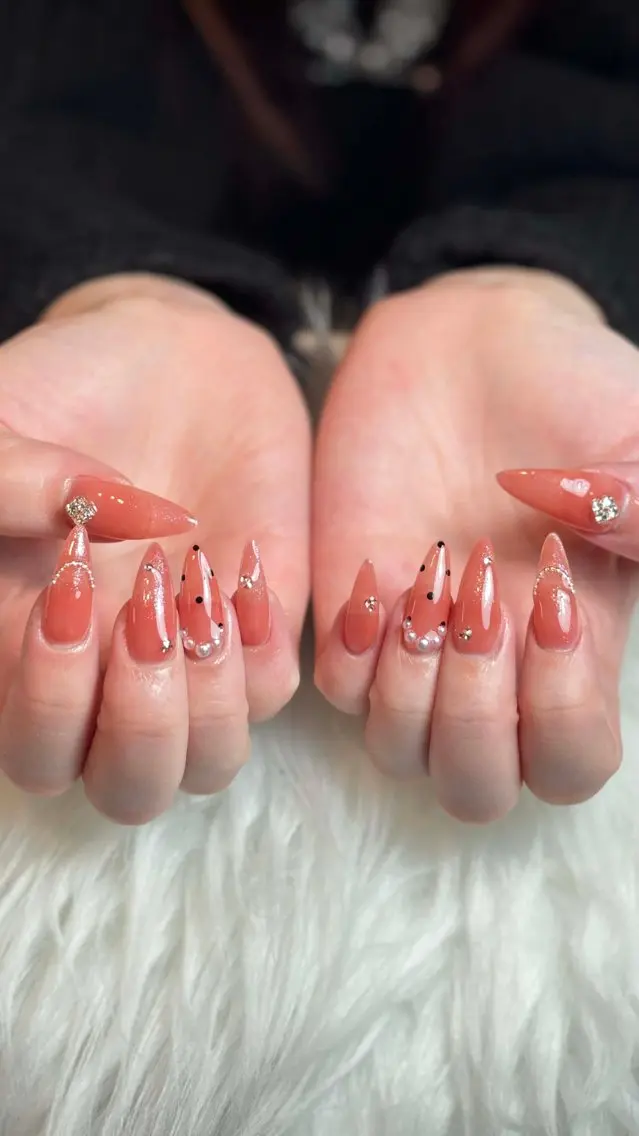 ネイル フレンチネイル ジェルネイル キラキラネイル 韓国ネイル マグネットネイル ハンドネイル Julli NailStudioのネイルデザイン