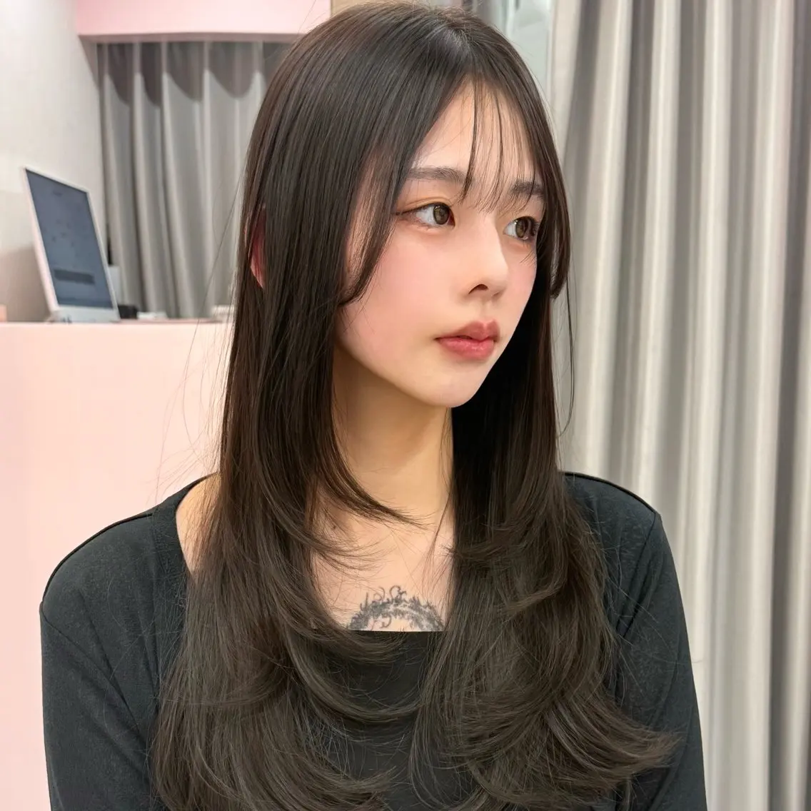 ロング レイヤーカット カット ヘアカラー 鍋田/ 渋谷/ 縮毛矯正／レイヤーのヘアスタイル