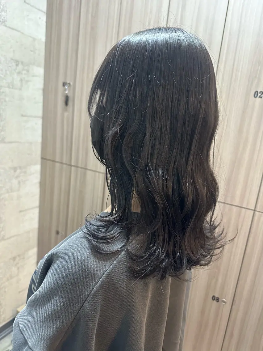 ミディアム カラー 保井 実奈美のヘアスタイル