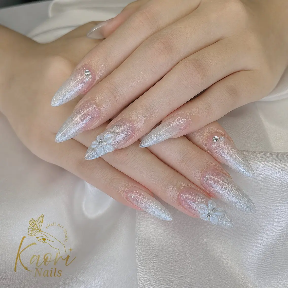 ネイル キラキラネイル マグネットネイル ぷっくりネイル シルバー ストーンネイル ハンドネイル KAORI YUKARIのネイルデザイン