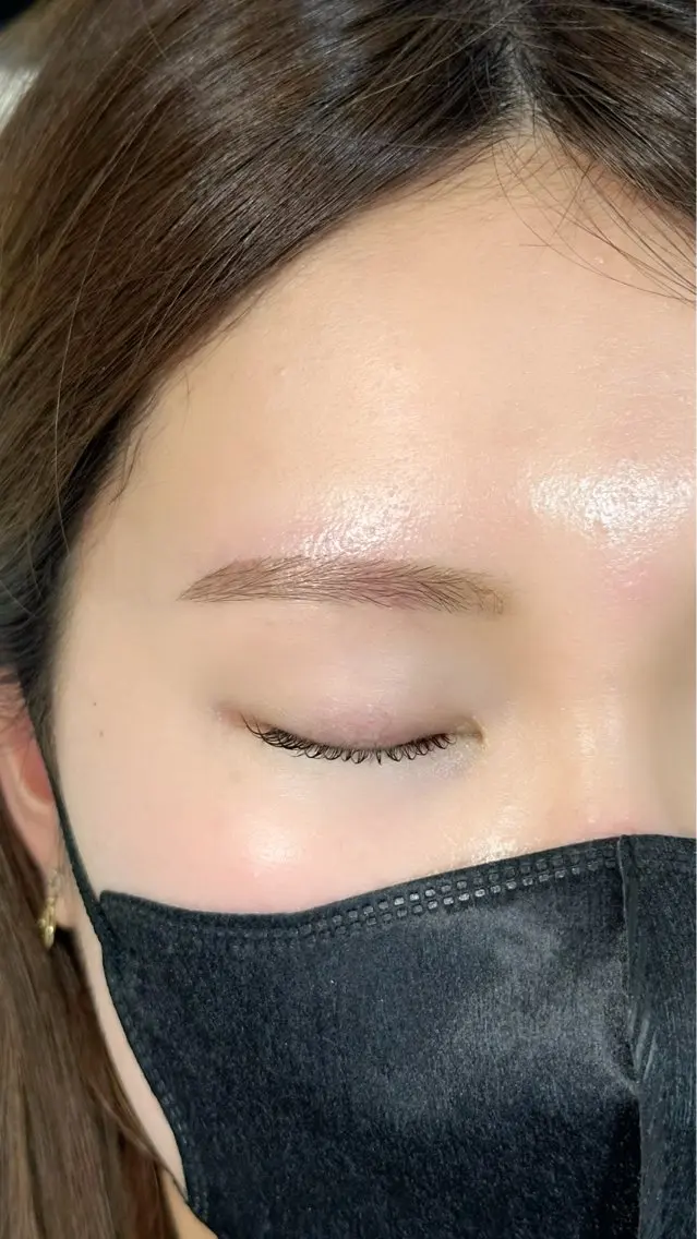 アイブロウ 眉毛ワックス脱毛 nerine akaneのマツエク・マツパデザイン