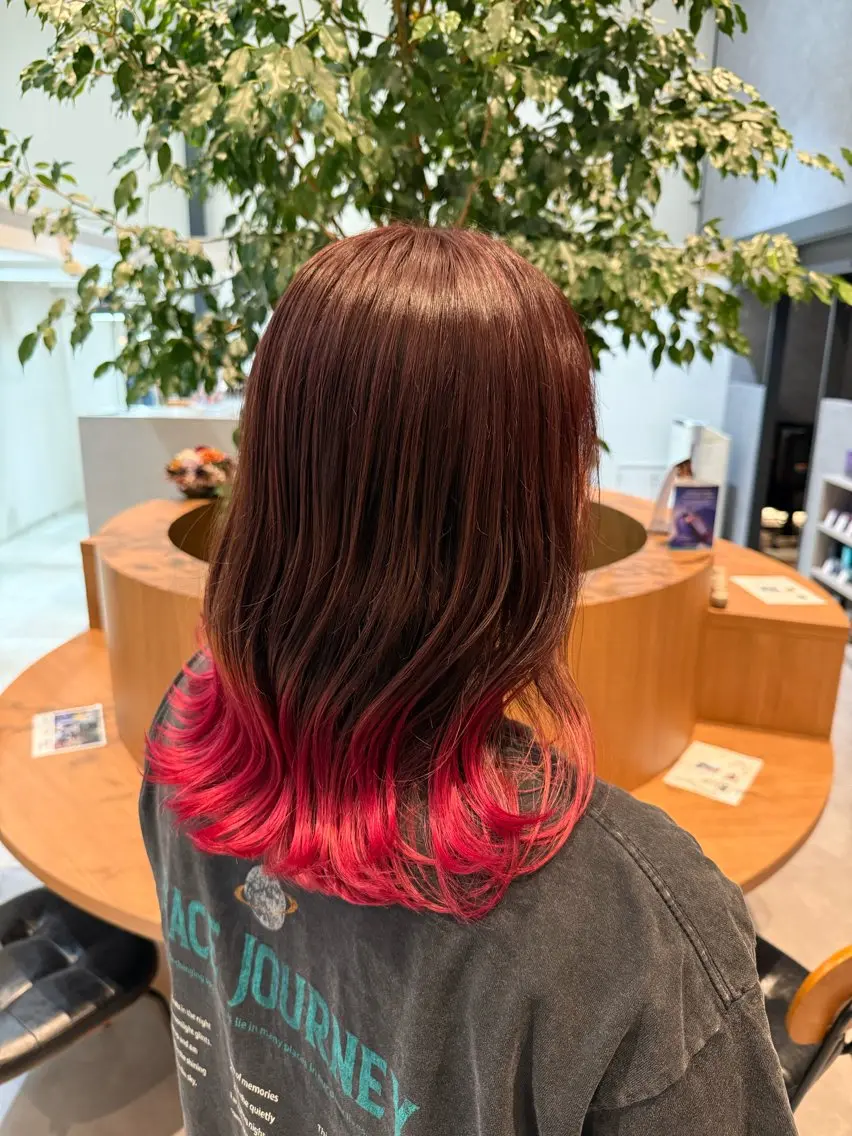 ミディアム カラー デザインカラー ヘアカラー トリートメント ayaka |トレンドヘアのヘアスタイル