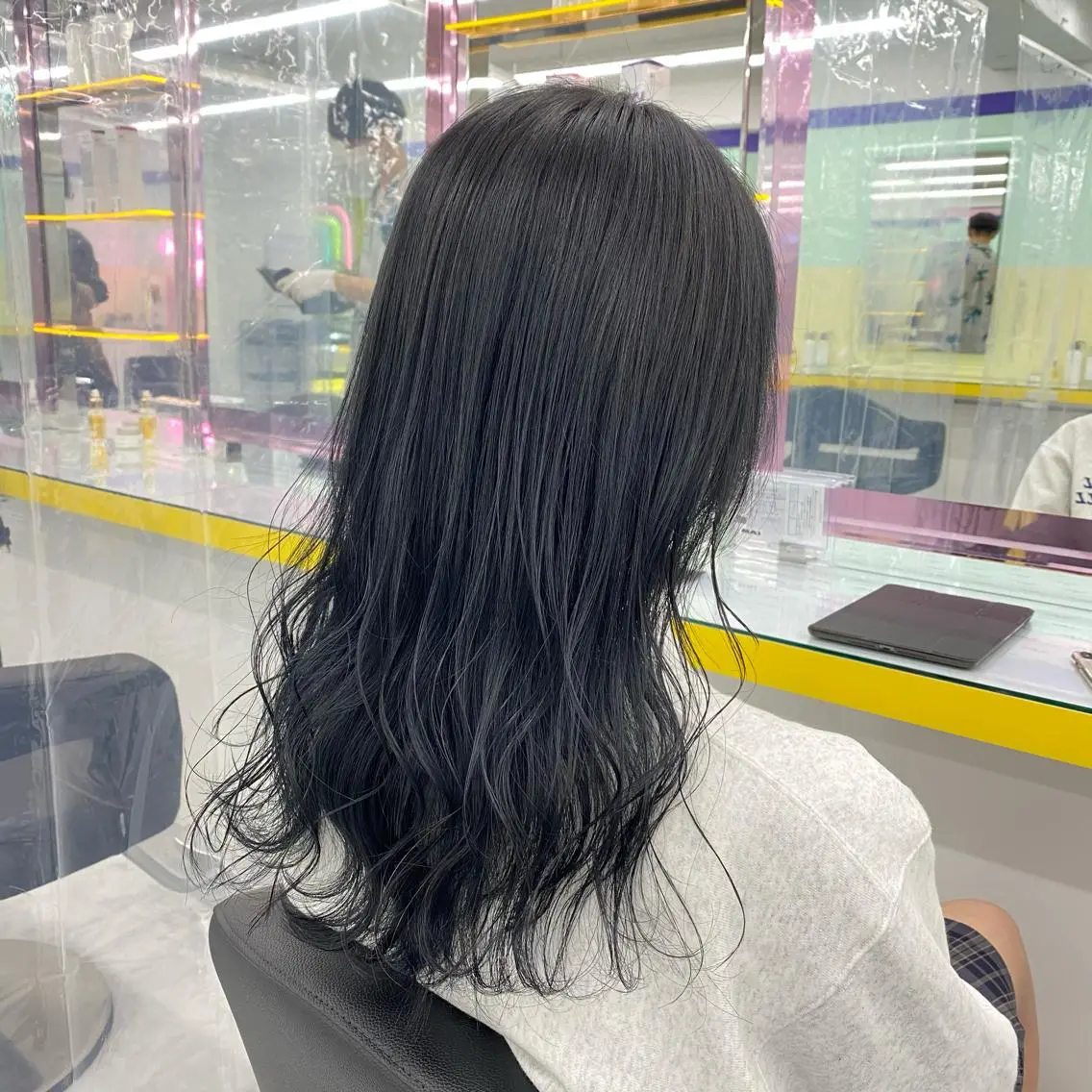 セミロング カラー ヘアアレンジ カット ヘアカラー mai🍑暖色カラー /レイヤー💖のヘアスタイル