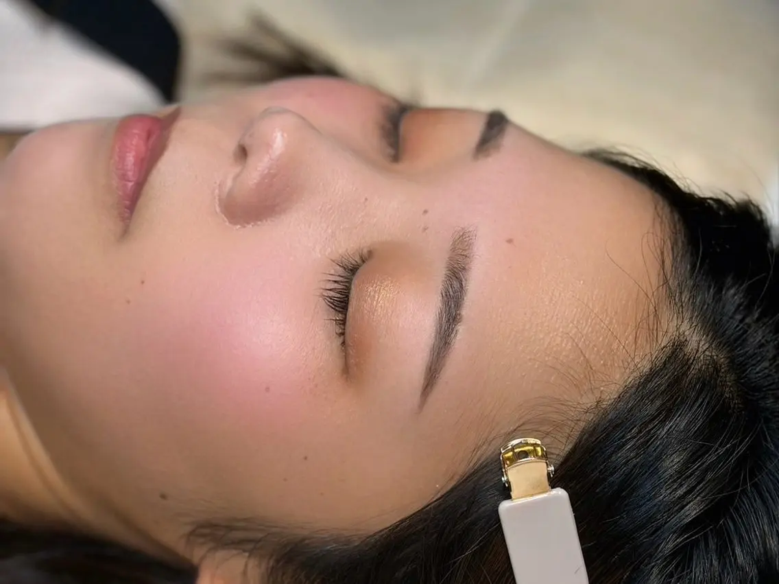 メンズ キッズ アイブロウ メンズパーマ メンズアイブロウ 眉毛ワックス脱毛 まつ毛パーマ/眉毛 SAKI 16° 栄の眉毛・アイブロウイメージ