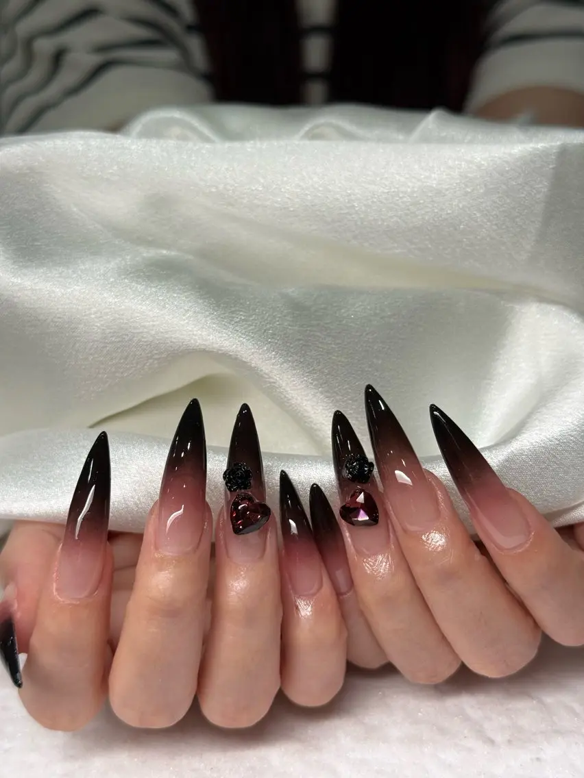 ネイル アートネイル オーロラネイル ブルー チークネイル フットネイル ハンドネイル NAILS168 新大久保店のネイルデザイン