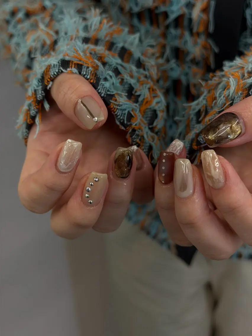 ネイル ブラウン ジェルネイル マグネットネイル ニュアンスネイル パラジェル ハンドネイル ハンドケア Bana_ Nailのネイルデザイン