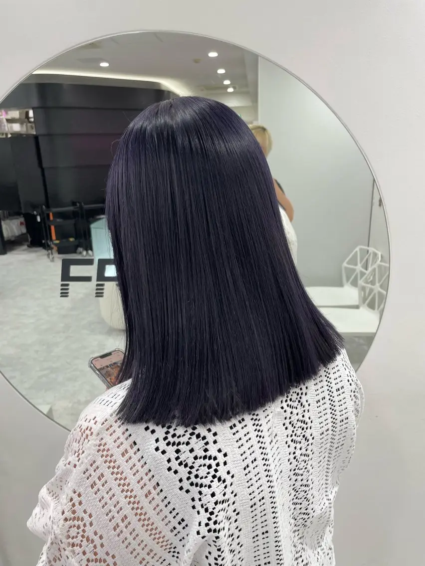 ロング カラー ブリーチ ネイビーカラー ブリーチなしカラー ラベンダー💜 グレージュ🩶のヘアスタイル