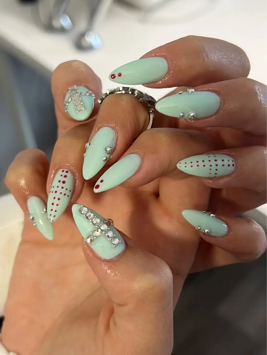 ネイル 長さ出し ジェルネイル ガーリー キラキラネイル 韓国ネイル ハンドネイル ハンドケア Nova Nail Studioのネイルデザイン
