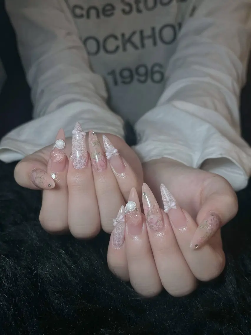 ネイル アートネイル ボルドー フレンチネイル ジェルネイル 氷ネイル・うるうるネイル ハンドネイル Julie NailSalonのネイルデザイン