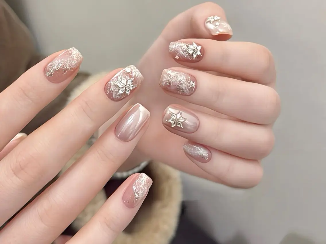 ネイル オーロラネイル チークネイル 長さ出し フットネイル フレンチネイル ハンドネイル ハンドケア Zz nail salonのネイルデザイン