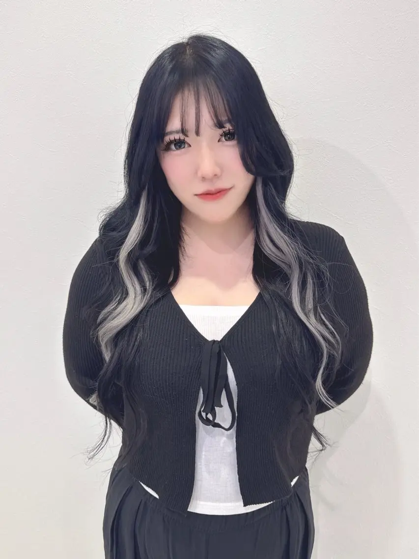 ロング エクステ 韓国風ヘア エクステ SE ITAのヘアスタイル